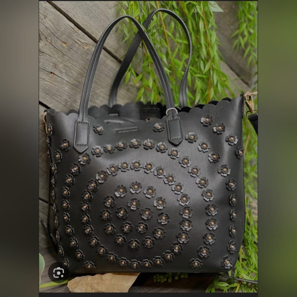 New Shiraleah Chicago Hannah Purse in Black Vegan - comes with shoulder strap